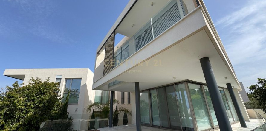 5 dormitorios Villa en Chloraka, Paphos,  No. 55782