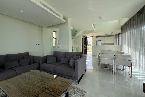 5 dormitorios Villa en Chloraka, Paphos,  No. 55782 10