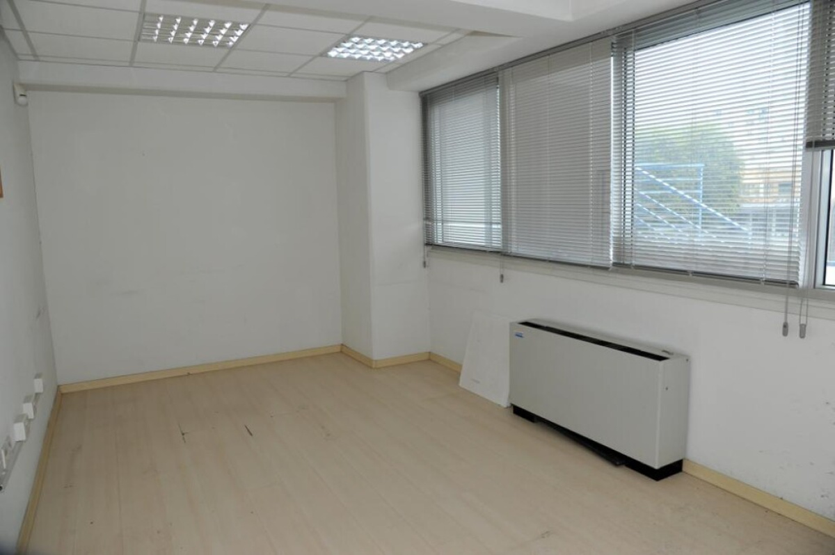 200m2 Commercial property in Nicosia, Cyprus No. 38162