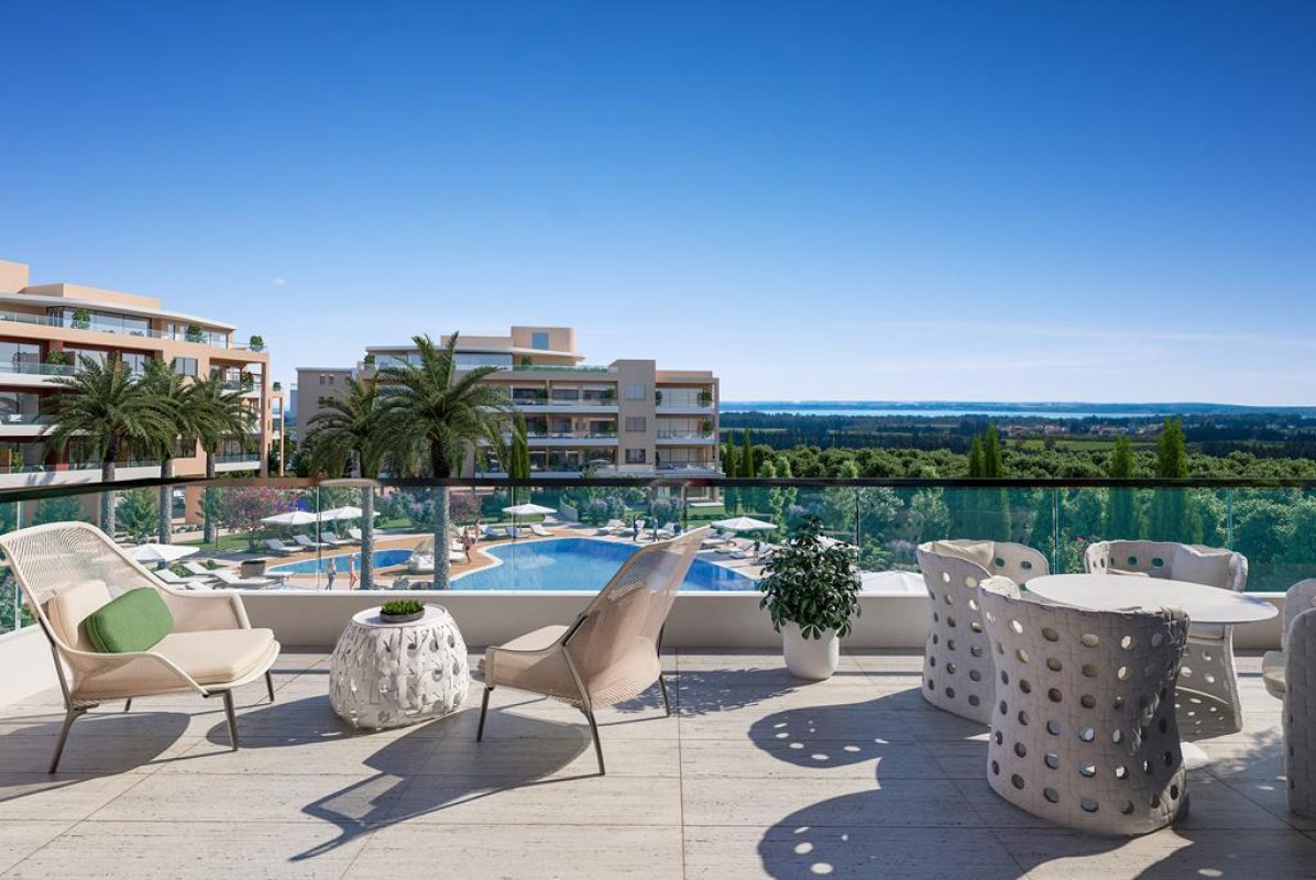 3 bedrooms Apartment in Limassol, Cyprus No. 38142