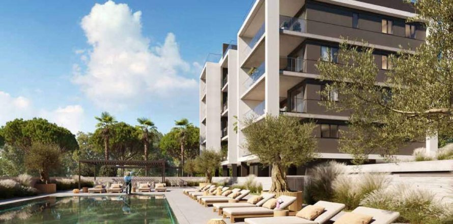 4 bedrooms Apartment in Limassol,  No. 38165