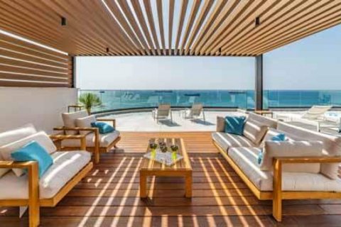 3 bedrooms Apartment in Limassol, No. 38164 12