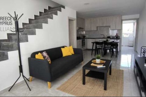 Мезонет с 3 спальнями в Ливадия, Никосия,  № 51282