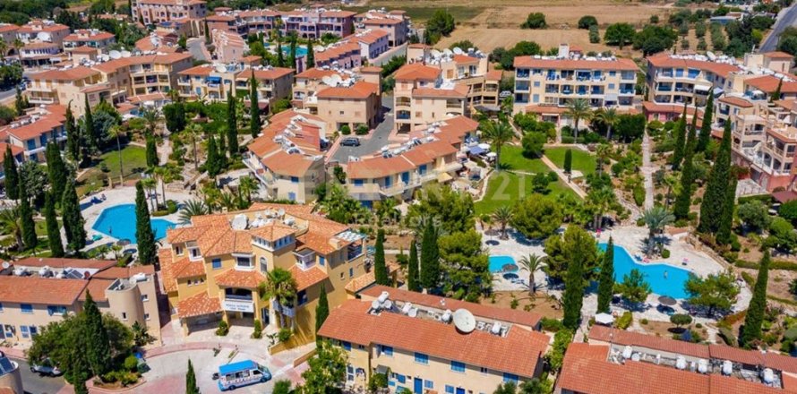 2 bedrooms Penthouse in Paphos,  No. 54483