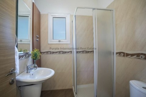 Вилла с 4 спальнями в Паралимни, Аммохостос, Кипр № 37515 9