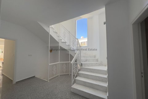 Вилла с 6 спальнями в Пейя, Пафос, Кипр № 37516 12