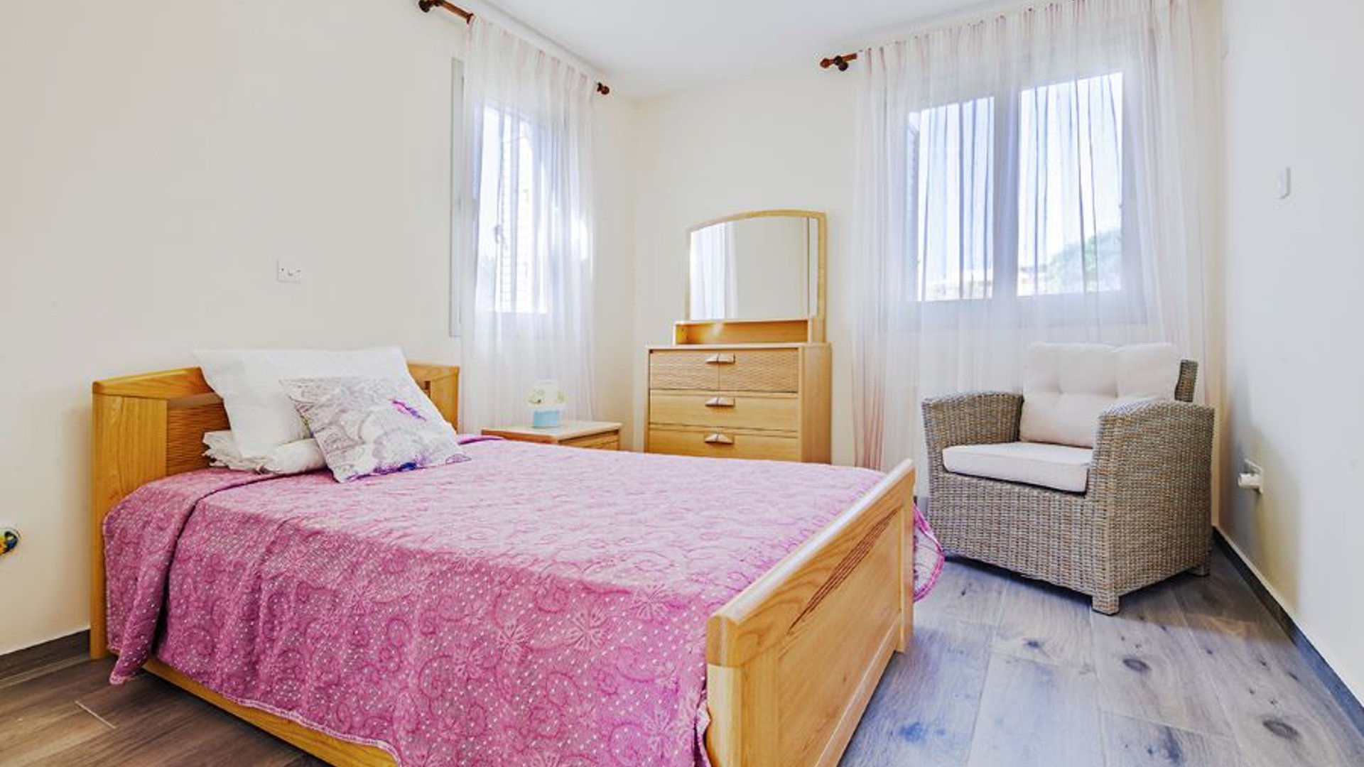 4 bedrooms Villa in Limassol, Cyprus No. 29534