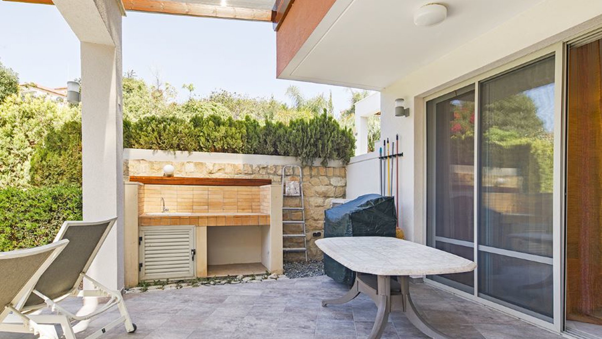 4 bedrooms Villa in Limassol, Cyprus No. 29534