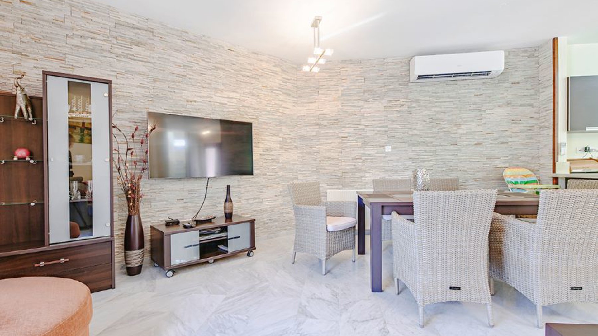 4 bedrooms Villa in Limassol, Cyprus No. 29534