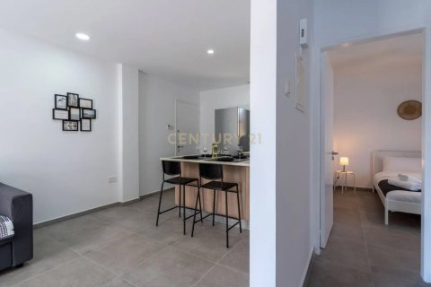 2 bedrooms Apartment in Larnaca, Larnaka,  No. 57227 5