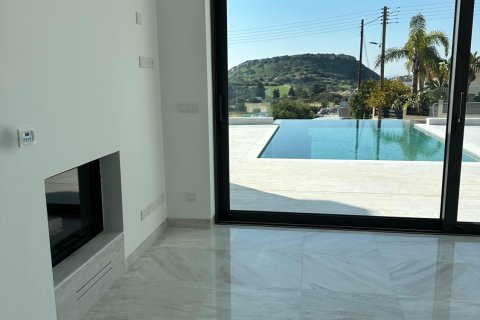 3 bedrooms Villa in Agios Tychonas, Limassol,  No. 51010 2