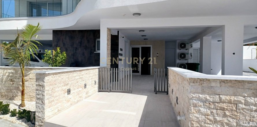 Квартира с 2 спальнями в Гермасойя, Лимасол,  № 54301