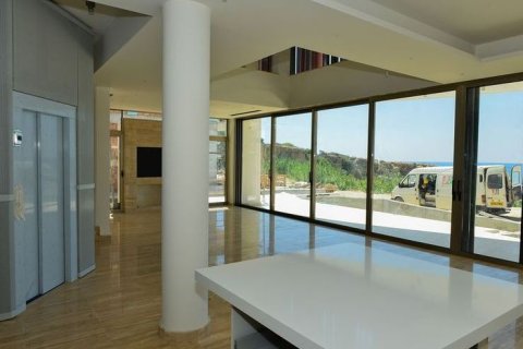 5 bedrooms Villa in Chloraka, Paphos, No. 46116 12