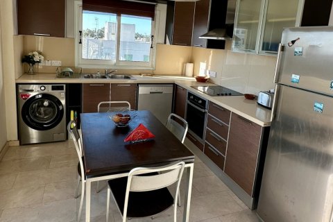 2 bedrooms Apartment in Nicosia,  No. 39633 2