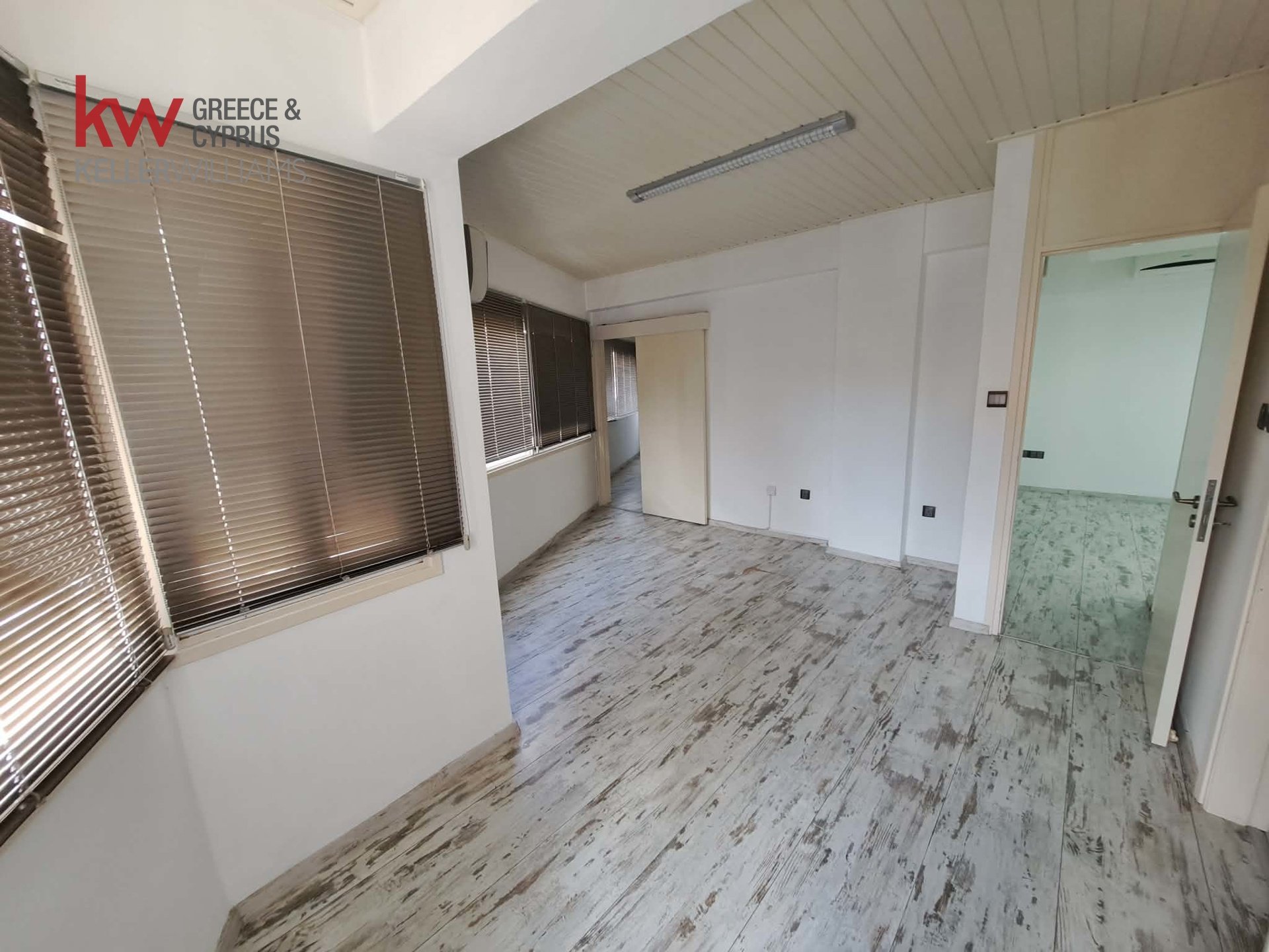 65m2 Oficina en Larnaca, Larnaka, Chipre No. 51591