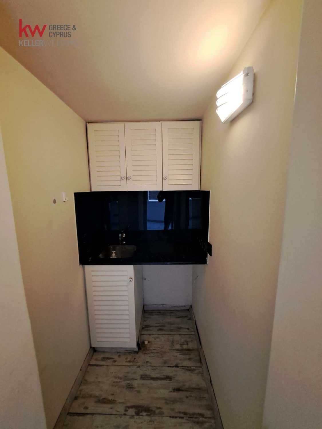 65m2 Oficina en Larnaca, Larnaka, Chipre No. 51591