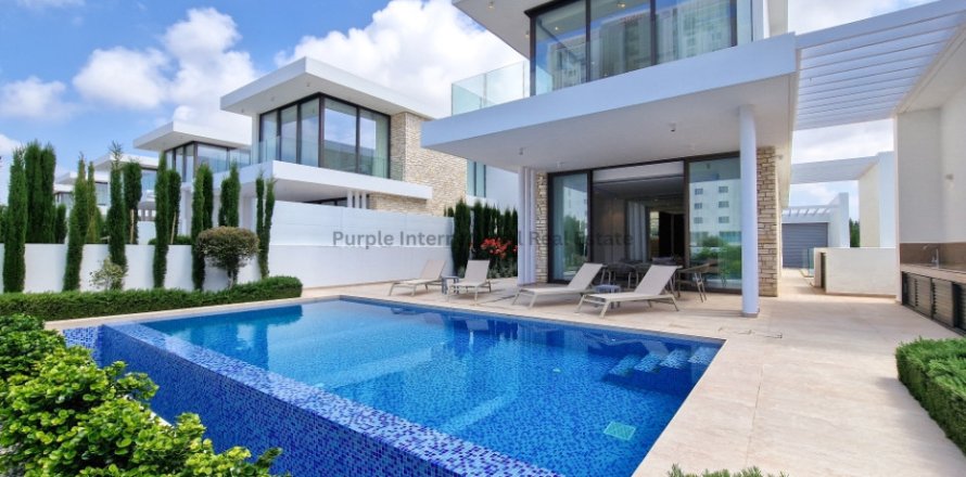 5 chambres Villa à Kato Paphos, Paphos,  No. 51596