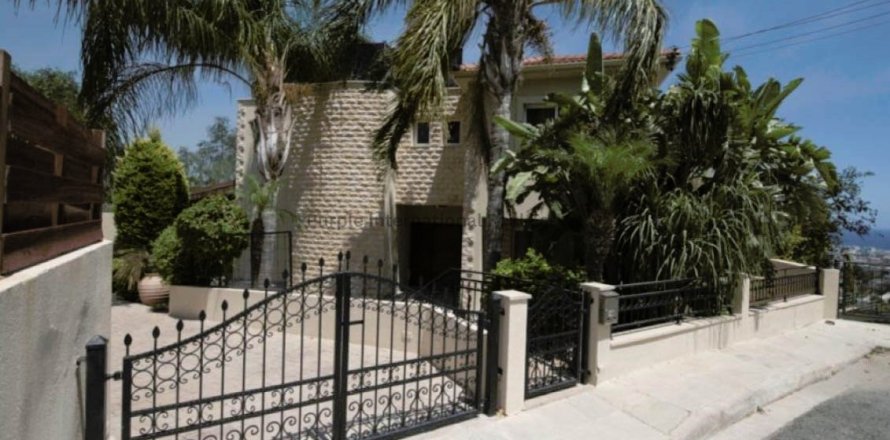 Вилла с 4 спальнями в Гермасойя, Лимасол,  № 7620