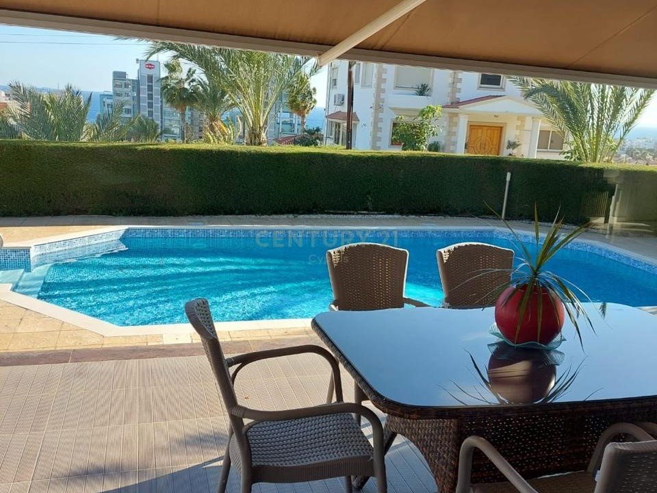 5 bedrooms Villa in Agios Tychonas, Limassol, Cyprus No. 30876