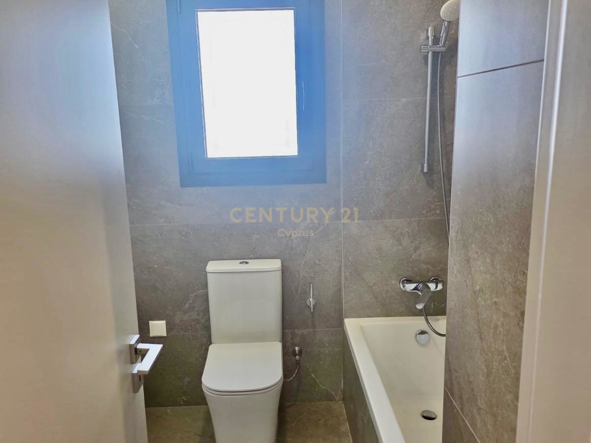 2 bedrooms Apartment in Limassol, Cyprus No. 30878