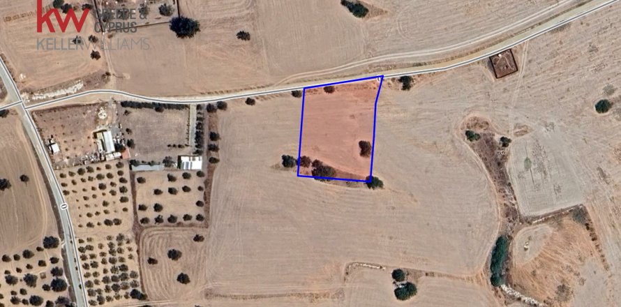 2843m2 Land in Lympia, Nicosia,  No. 56724