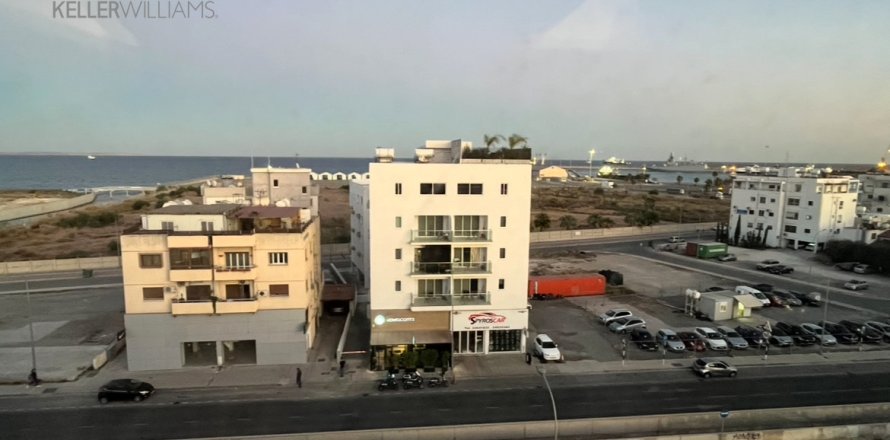 Квартира с 3 спальнями в Ларнака,  № 40651