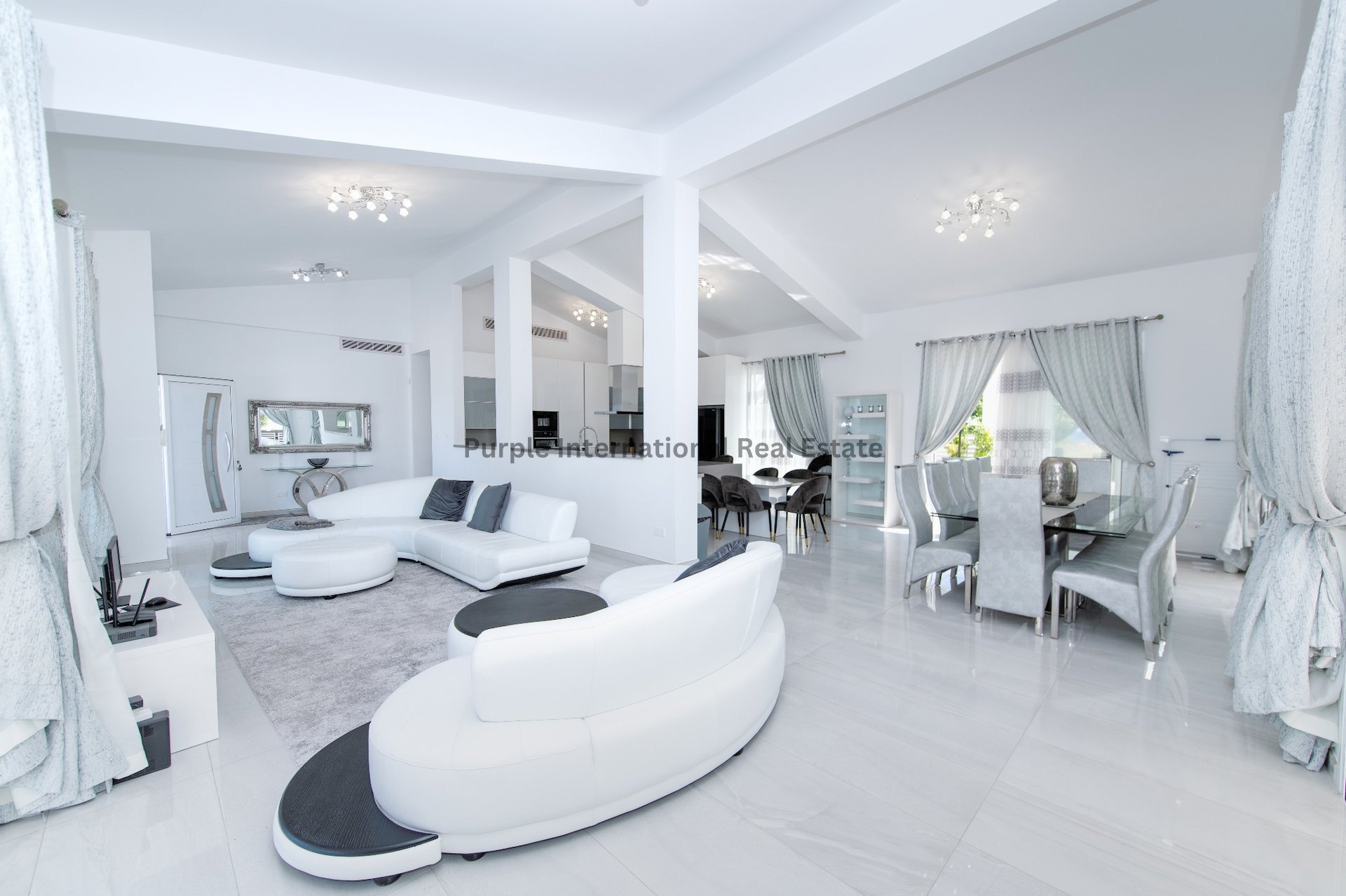4 bedrooms Villa in Sea Caves, Pegeia, Paphos, Cyprus No. 7682
