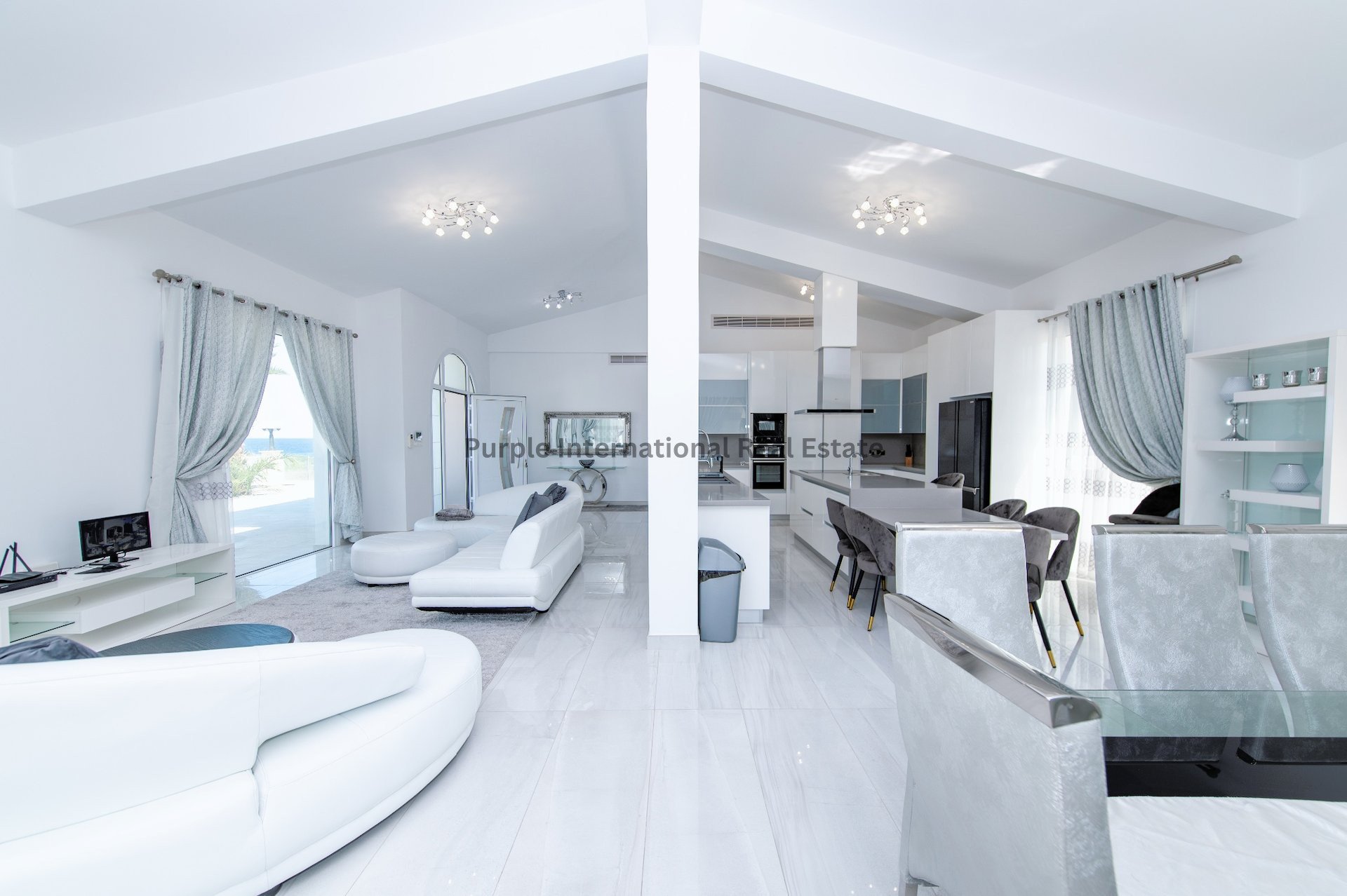 4 bedrooms Villa in Sea Caves, Pegeia, Paphos, Cyprus No. 7682