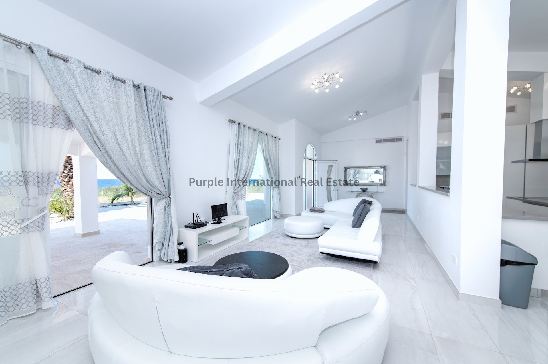 4 bedrooms Villa in Sea Caves, Pegeia, Paphos, Cyprus No. 7682