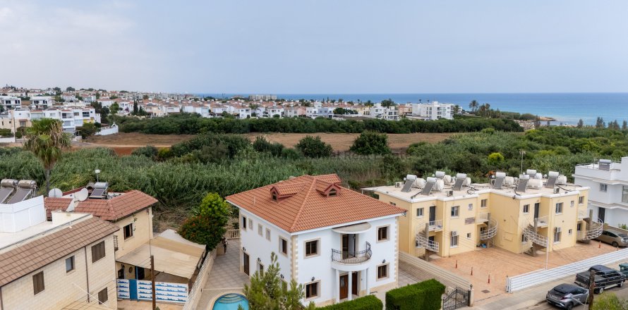 4 chambres Villa à Paralimni, Ammochostos, No. 7681