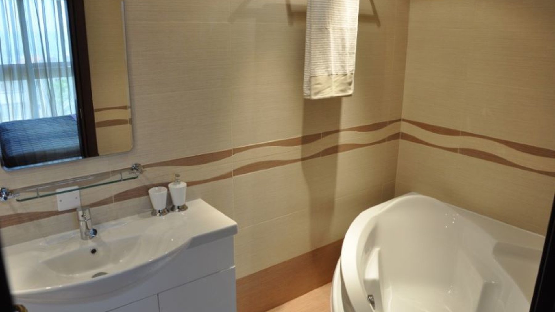 3 bedrooms Apartment in Limassol, Cyprus No. 28123
