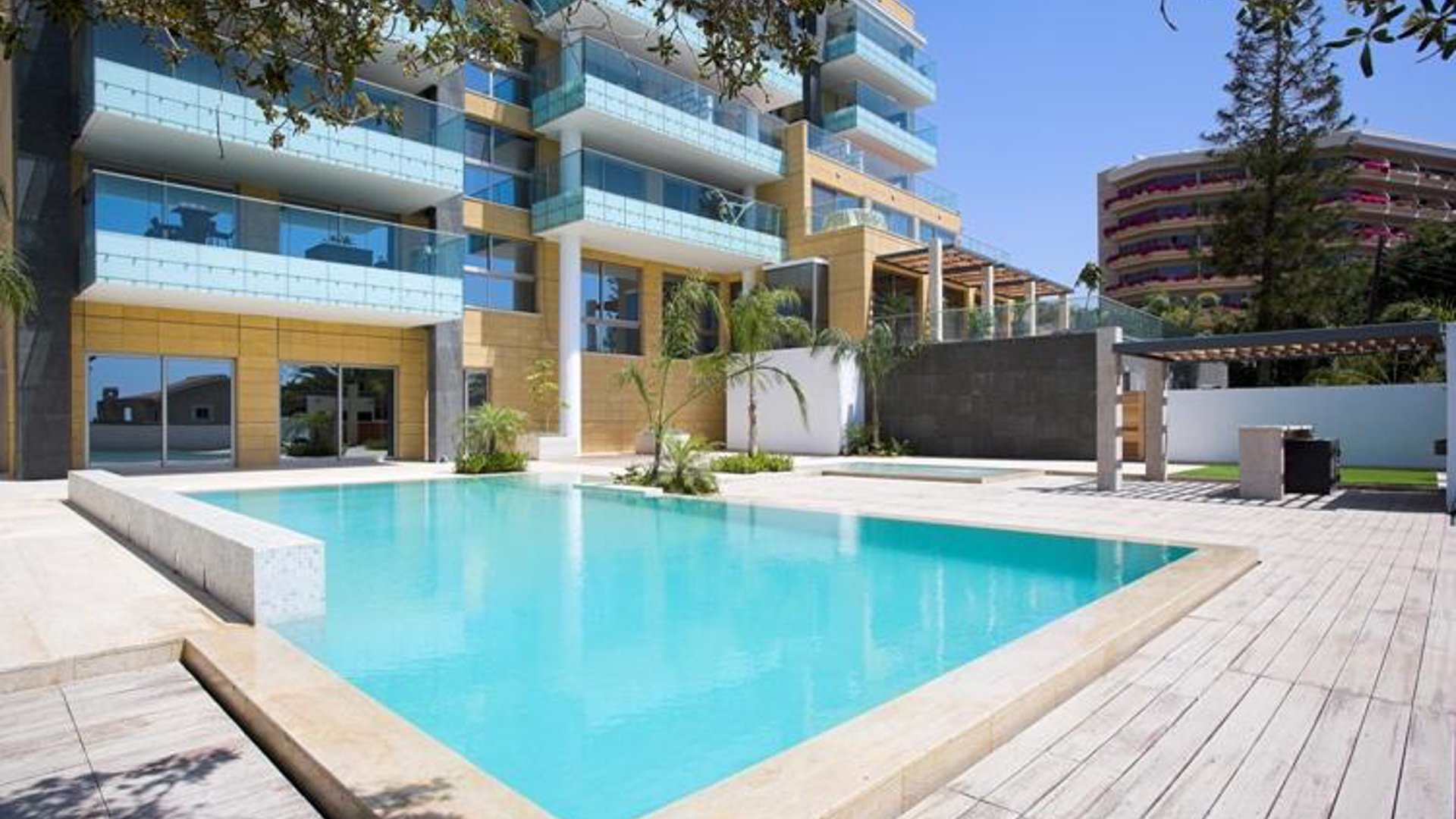 3 bedrooms Apartment in Limassol, Cyprus No. 28123