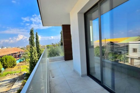 3 bedrooms Apartment in Larnaka,  No. 39956 11