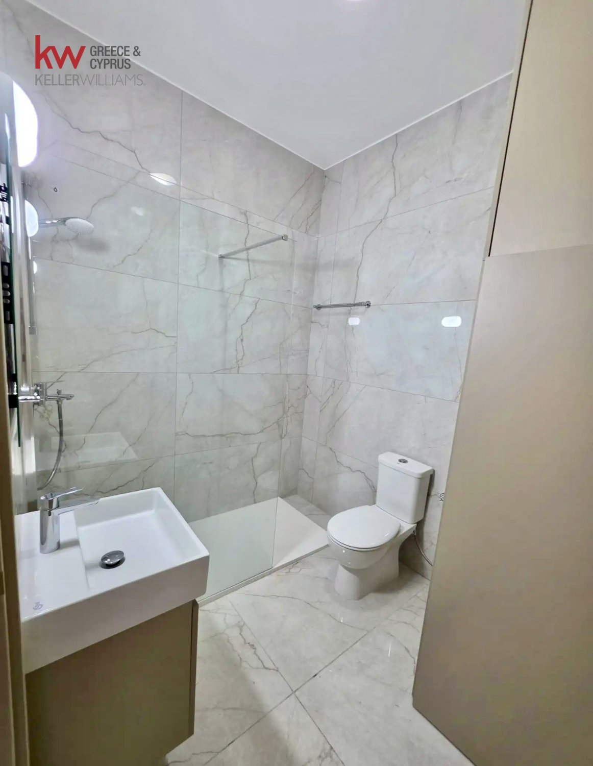Квартира с 3 спальнями в Ларнака, Кипр № 39956