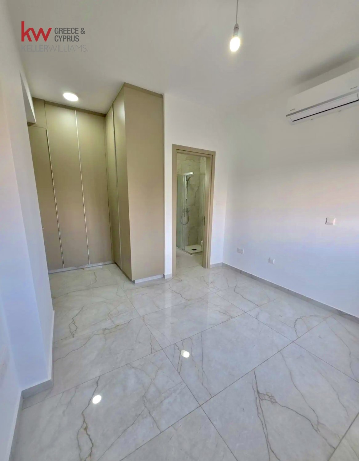 Квартира с 3 спальнями в Ларнака, Кипр № 39956
