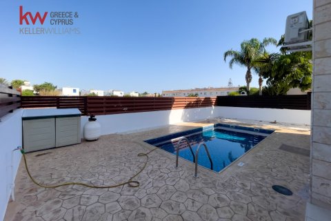 3 bedrooms Villa in Protaras, Ammochostos,  No. 39960 2