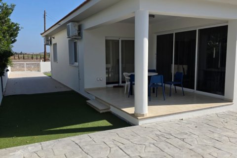 3 bedrooms Bungalow in Pervolia, Larnaka,  No. 39957