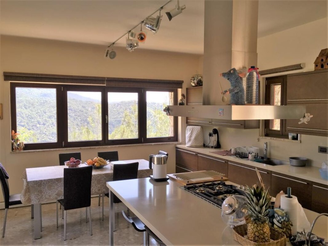 5 bedrooms Villa in Limassol, Cyprus No. 38916