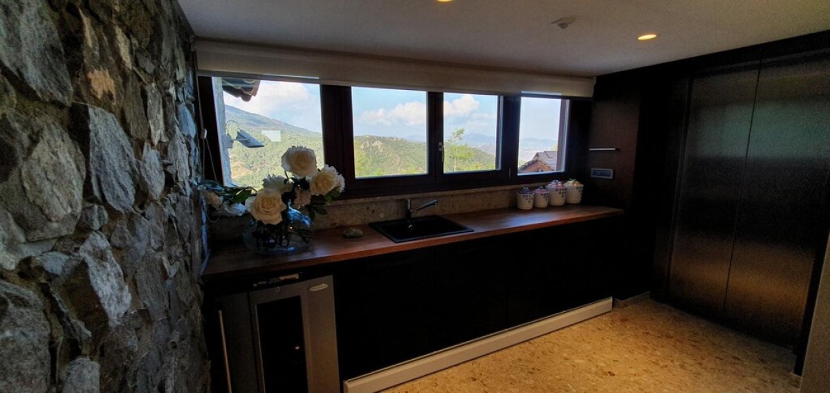 5 bedrooms Villa in Limassol, Cyprus No. 38916