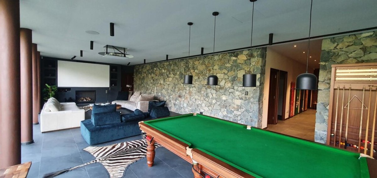 5 bedrooms Villa in Limassol, Cyprus No. 38916