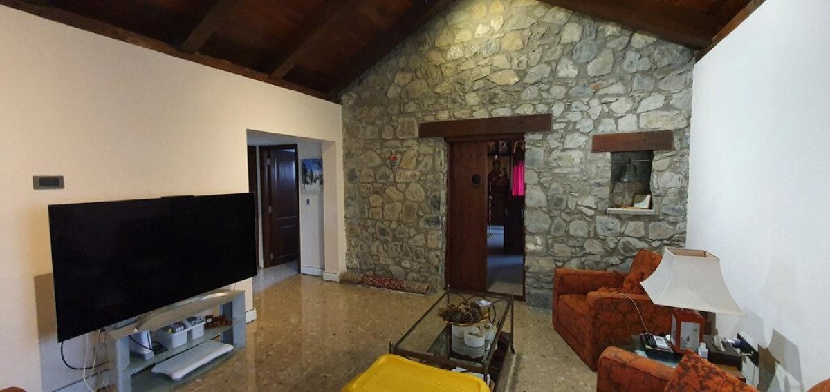 5 bedrooms Villa in Limassol, Cyprus No. 38916