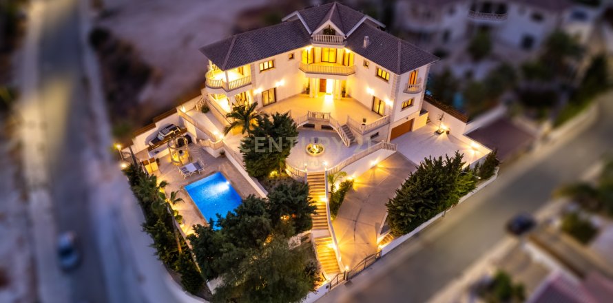 6 dormitorios Villa en Mouttagiaka, Limassol,  No. 5958