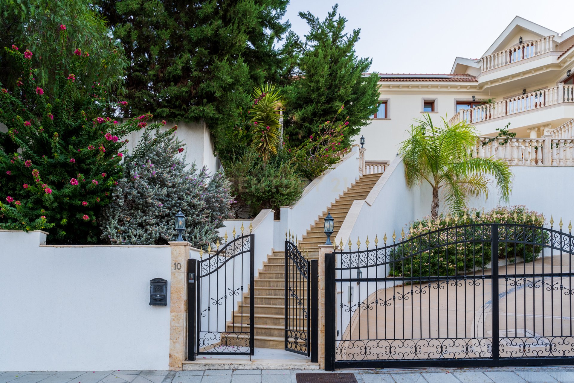 6 bedrooms Villa in Mouttagiaka, Limassol, Cyprus No. 5958