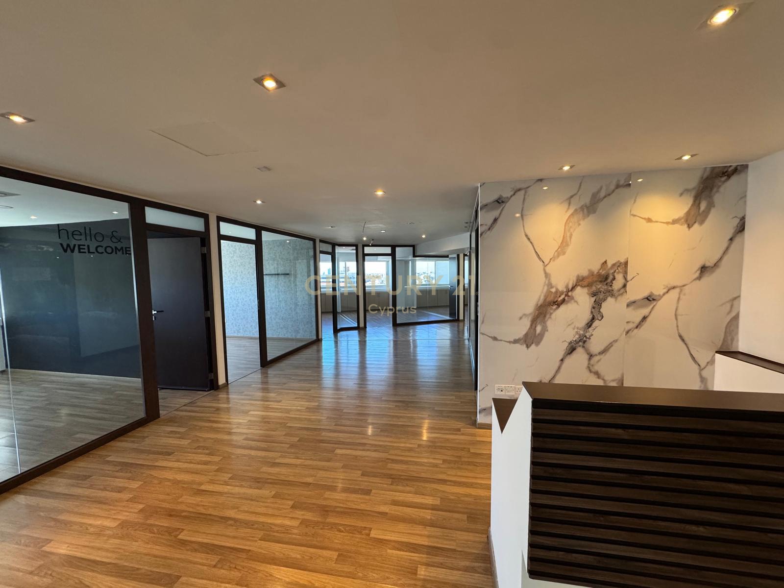 376m2 Bureau à Limassol, Chypre No. 53436