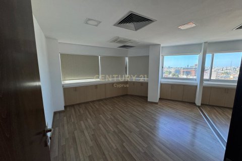 Офис 376м2 в Лимассол, Лимасол,  № 53436 14