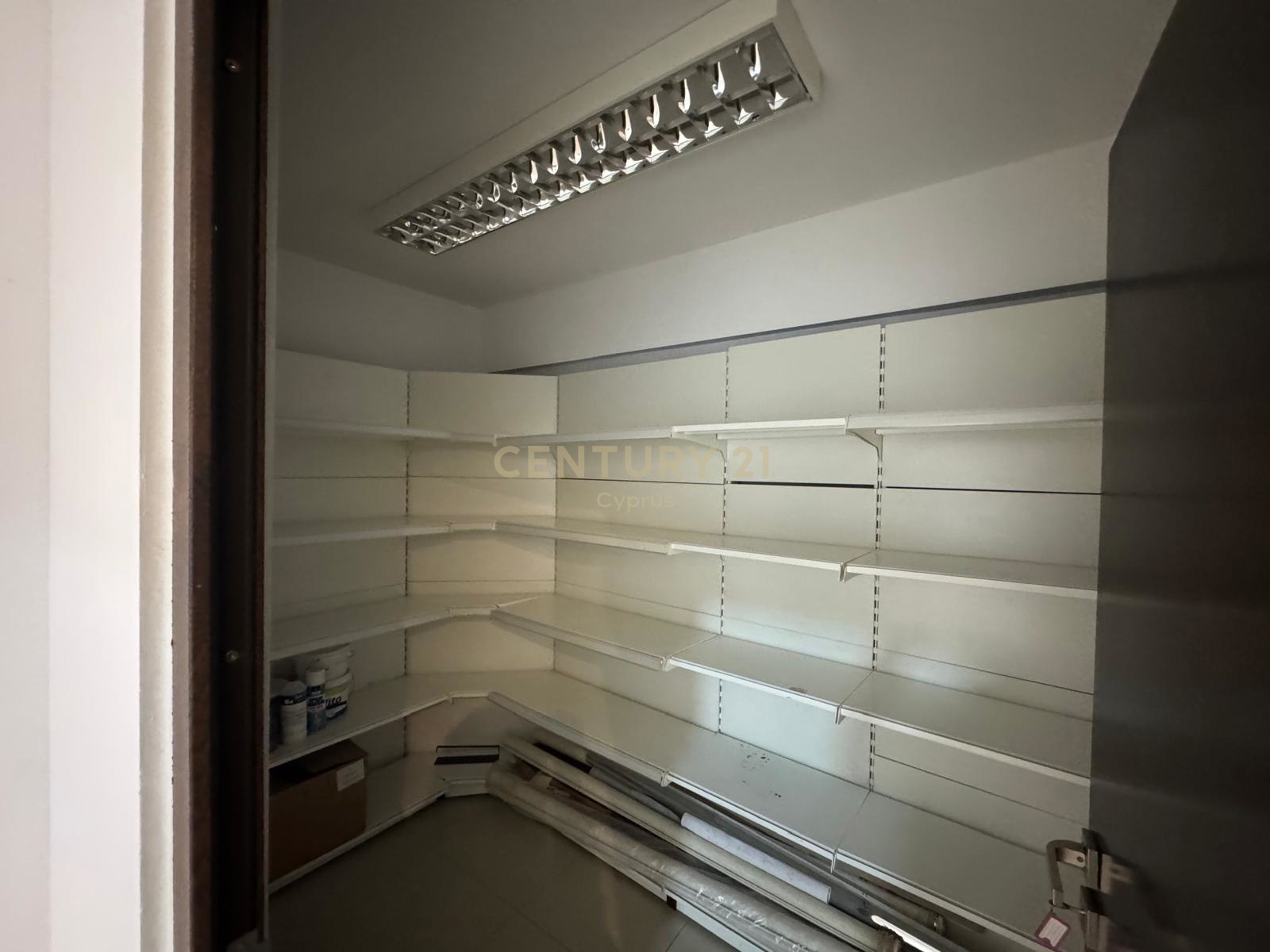 376m2 Bureau à Limassol, Chypre No. 53436
