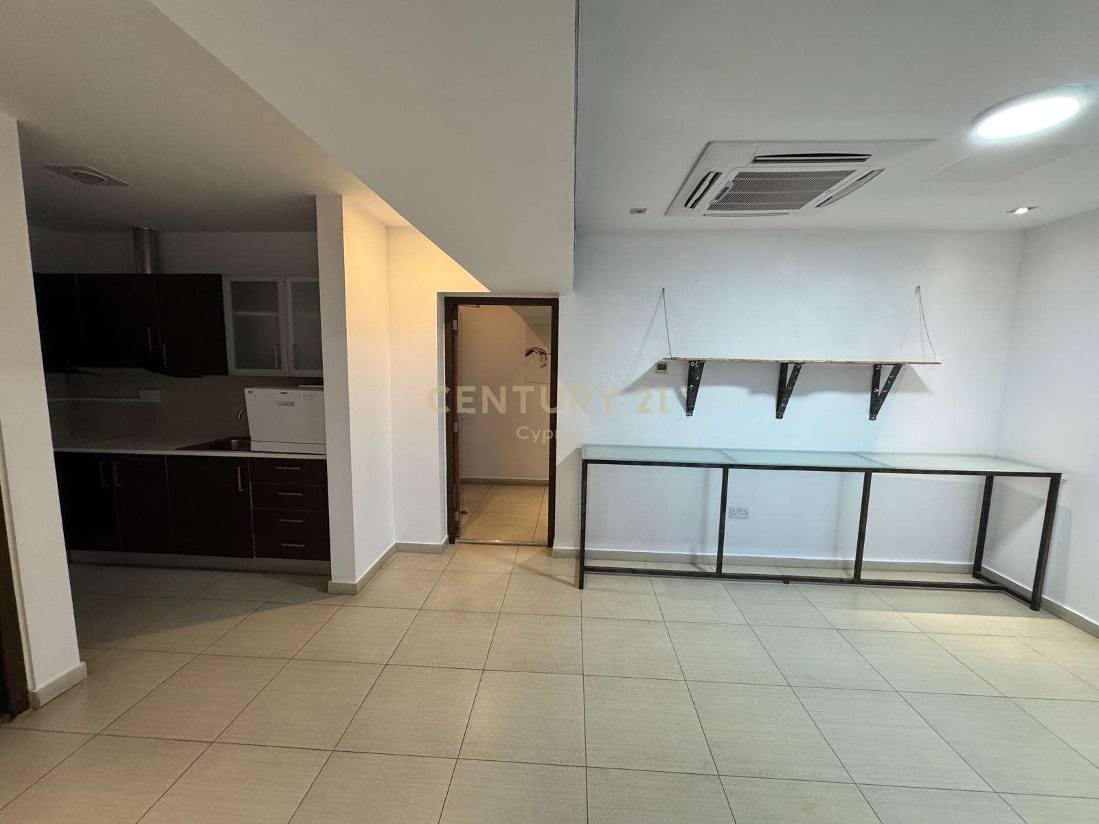 376m2 Bureau à Limassol, Chypre No. 53436