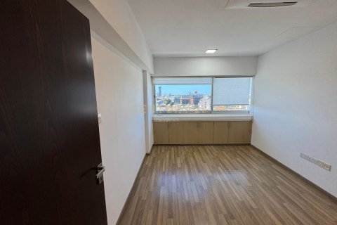 Офис 376м2 в Лимассол, Лимасол,  № 53436 18