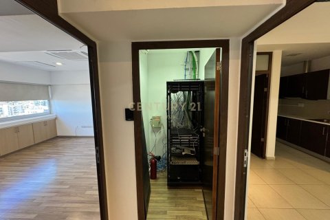 Офис 376м2 в Лимассол, Лимасол,  № 53436 19
