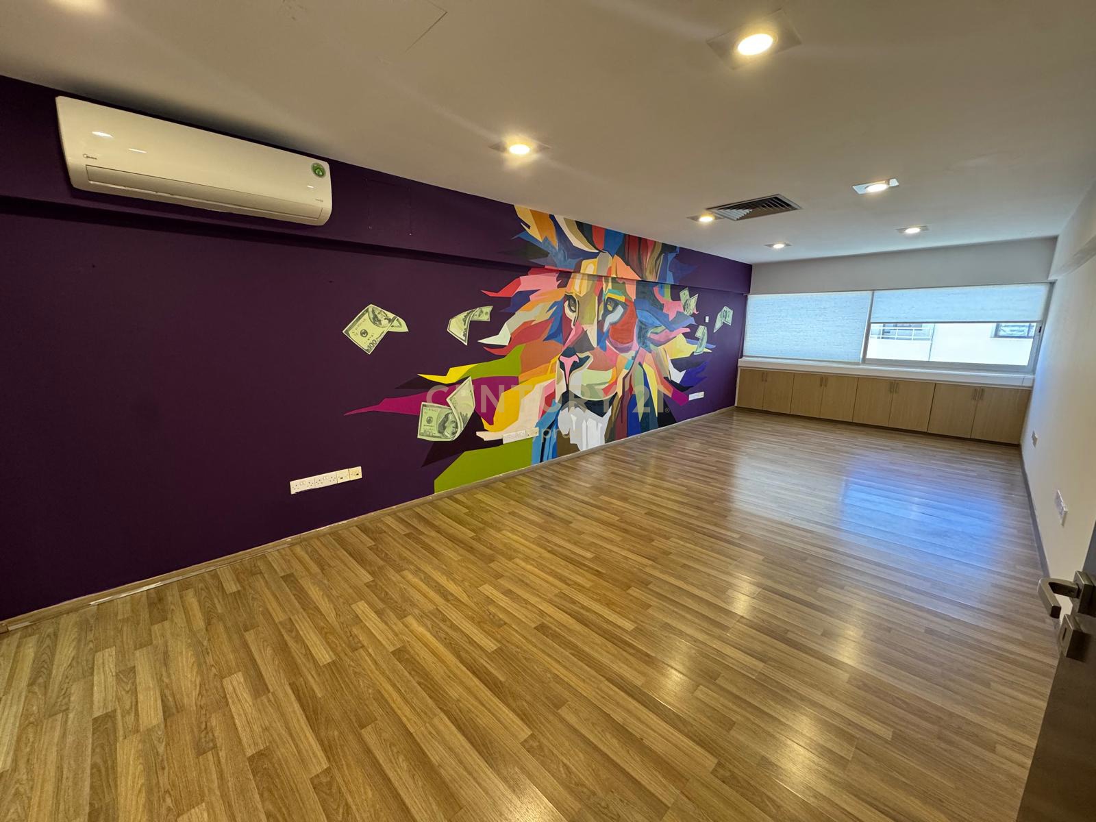 376m2 Bureau à Limassol, Chypre No. 53436